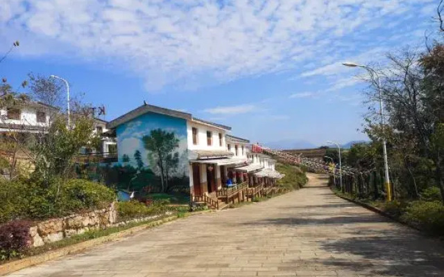 Red Clay Image Hotel Kunming