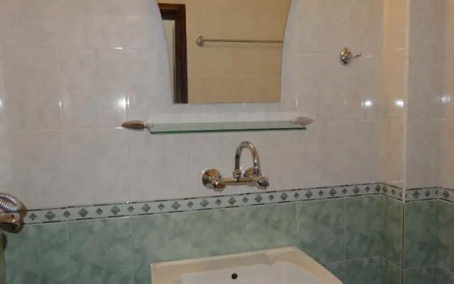 Yanevi Apartments