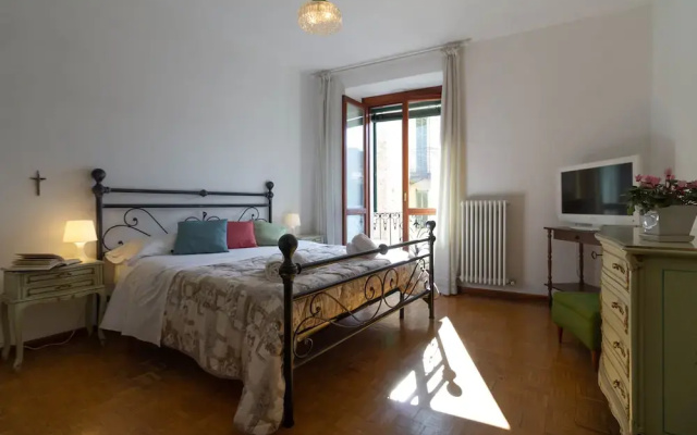 Mamma Ciccia Holiday Home - Lake Front Apartment
