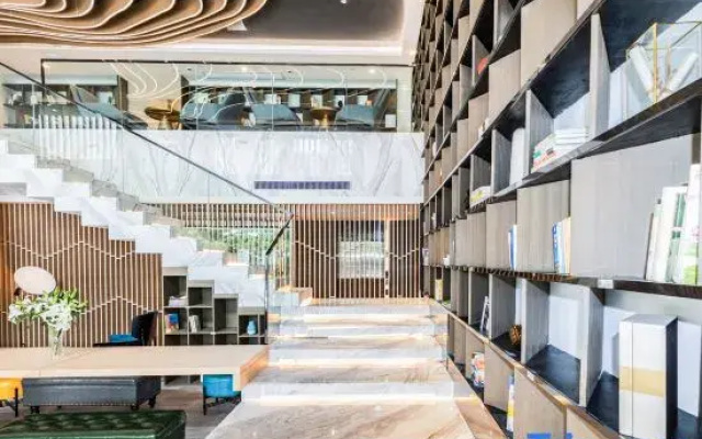 Youcheng Hotel (Liuzhou High-Speed Railway Station Ma'anshan Park)