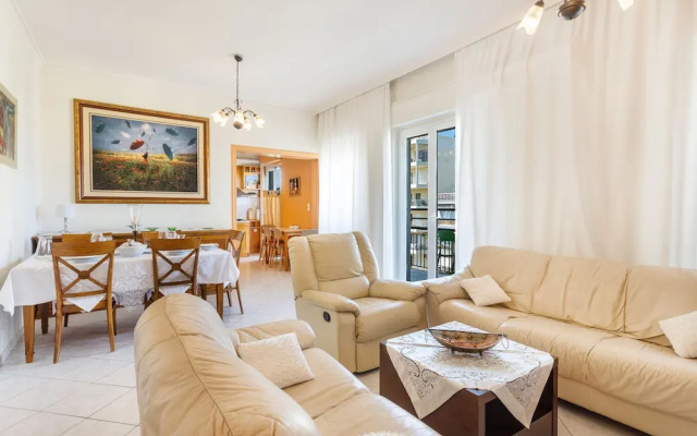 Ranias Luxurious Apartment