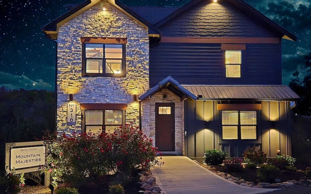 New Private Pool-6br-waterpark-mtn View-sleeps 18