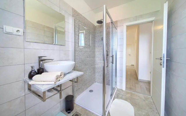 Apartments Mali Nono