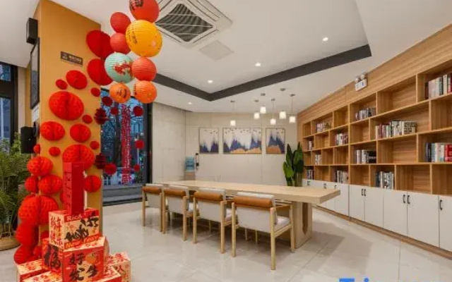 Shankee Tea Style Hotel (Xuzhou High-Speed Railway Station Greenland Window)