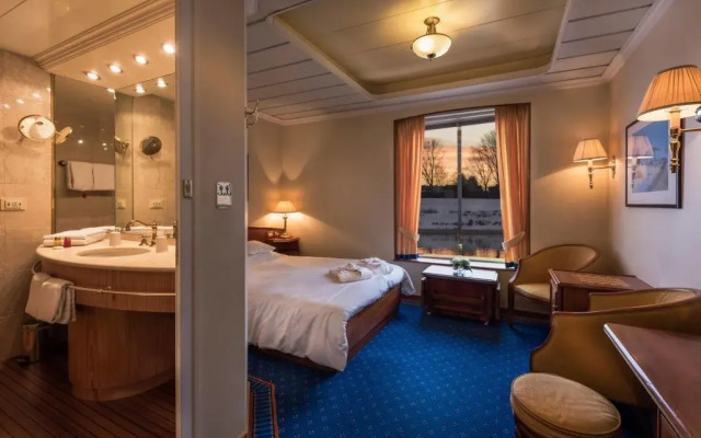 Hotelships Holland - MS Cezanne - Düsseldorf