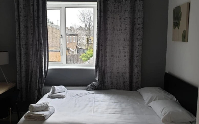 Stunning 6-bed House in London