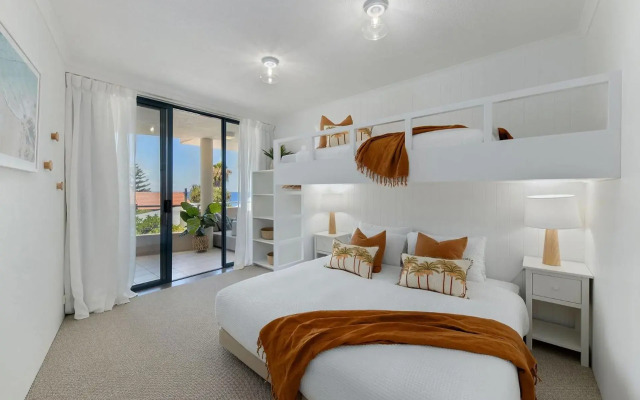 Unit 2 21 Park Cres Modern Stylish apartment