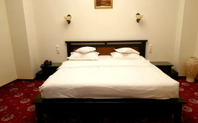 Victoria Hotel