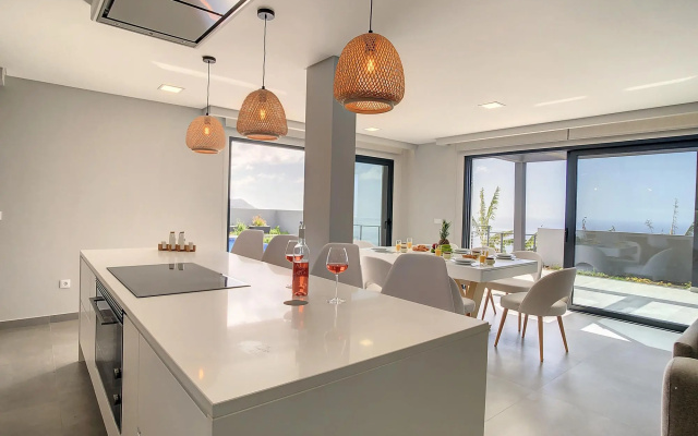 Villa de la Ponte by Atlantic Holiday