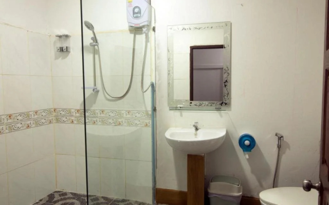 New iHouse Hotel - Hostel