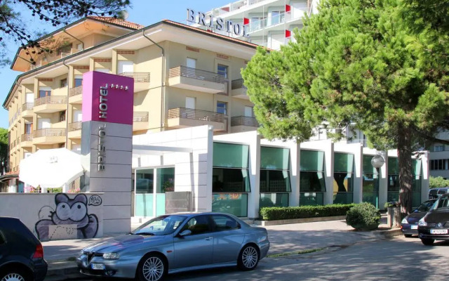 Hotel Bristol