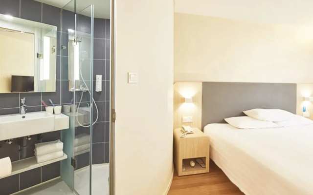 HanTing Hotel (Shanghai Hongqiao Railway Station Beizhai Road)