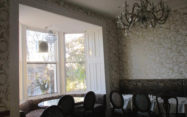 Tayview Hotel