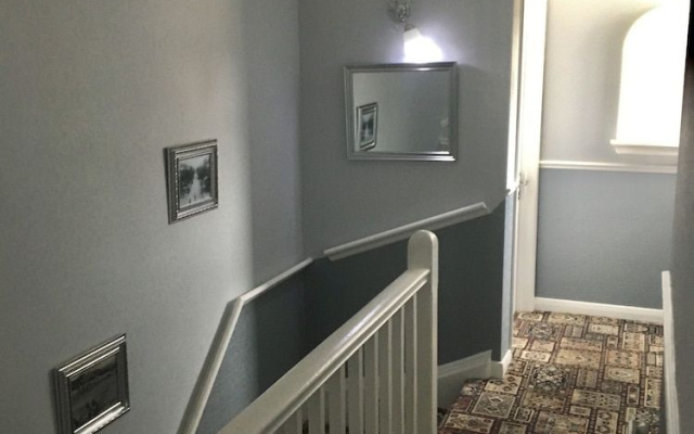White Lodge Guest House