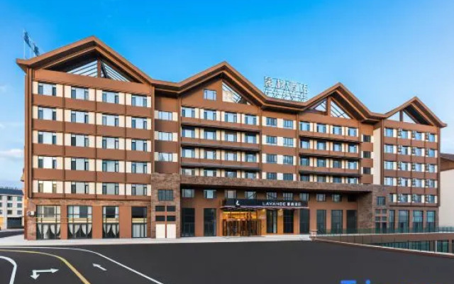 LAVANDE Hotel(Sayram Lake Tourist Center)