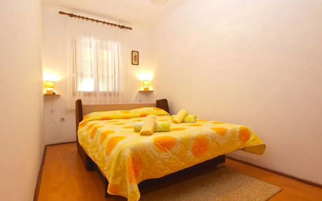 Apartment 1382