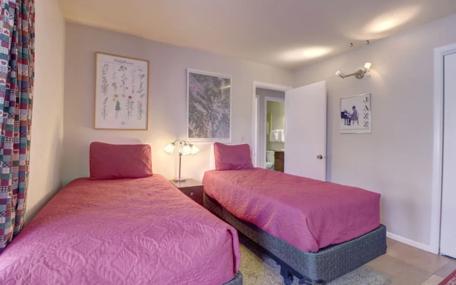 Cc19 Chateau Claire 2 Bedroom Condo by RedAwning