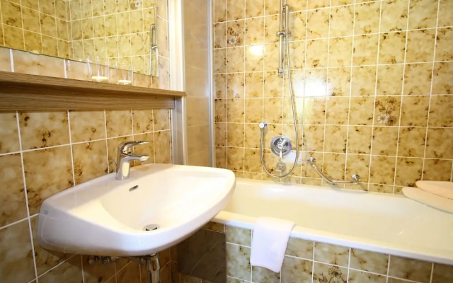 Relaxing Apartment in Hinterglemm near Forest