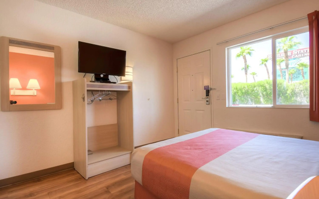 Motel 6 Las Vegas, NV - Boulder Highway