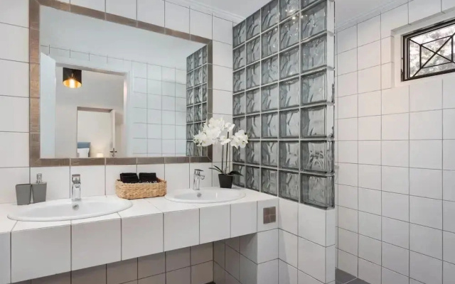 Elaia House Glyfada