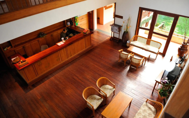 Riverhouse Resort