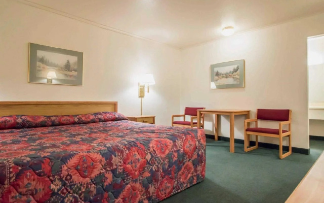 Deer Lodge Motel