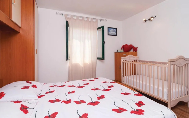 Amazing Home in Mirca with Hot Tub, WiFi & 4 Bedrooms