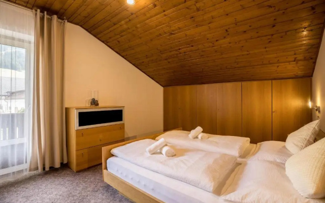 Apt Hofer Silena