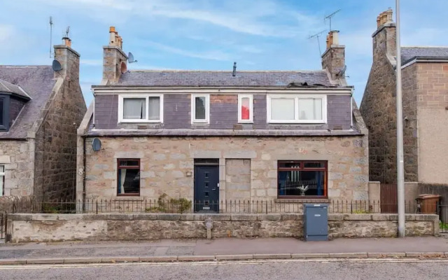 Airport Apartment - Aberdeen - Free Parking
