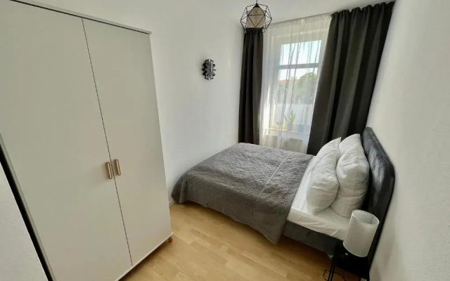 Purer Luxus mit 2 Schlafzimmern, Balkon und Privat-Parkplatz