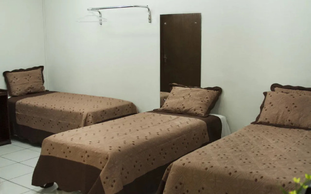 Eduardo Hotel