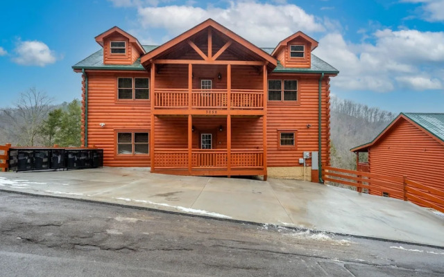 SmokyStays Smoky Ridge