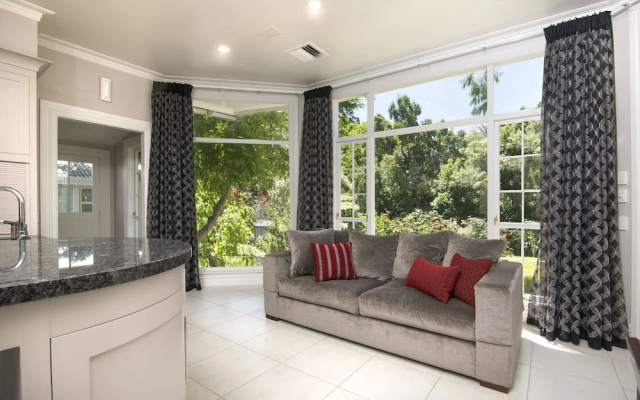 Botanica Bed and Breakfast