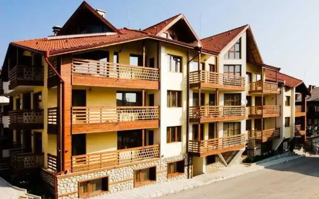 Отель Eagles Nest Aparthotel Банско вид на фасад