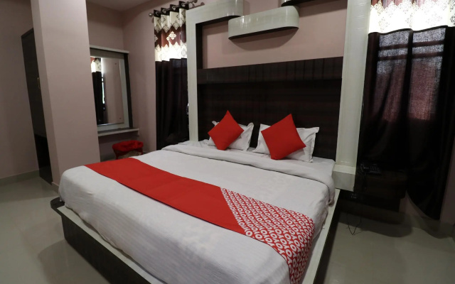 OYO 38202 Om Kripa Residency
