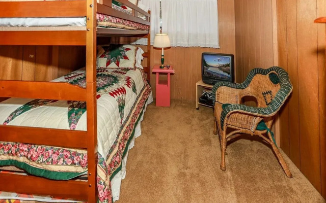 The Petite Cabin