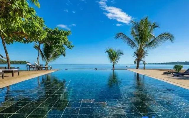 Oceanfront Luxury Villa with Private Pool