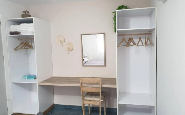 Beachside Retreat - Sleeps 4, Terrace & Views