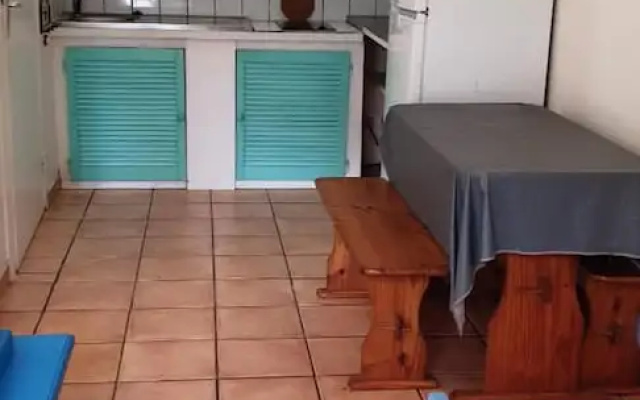 Studio in Saint-pierre, With Enclosed Garden and Wifi