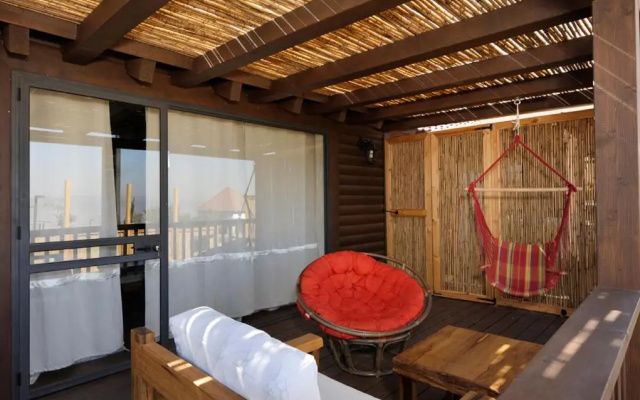 Noam Suites