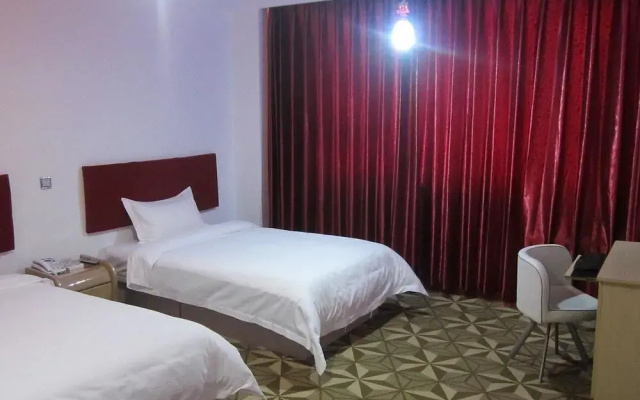 Main Peak Hotel (Baishan West Passenger Transport Terminal 16 Middle School Branch)