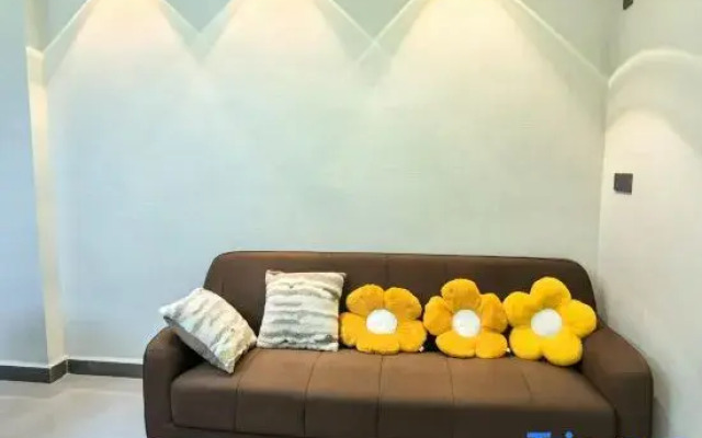 Huaiji Wangjiangxuan Homestay (Commercial Pedestrian Street Branch)