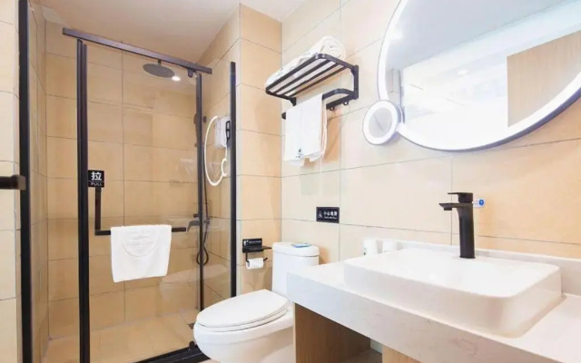 GreenTree Inn Henan Zhoukou Luyi Ziqi Avennue Business Hotel