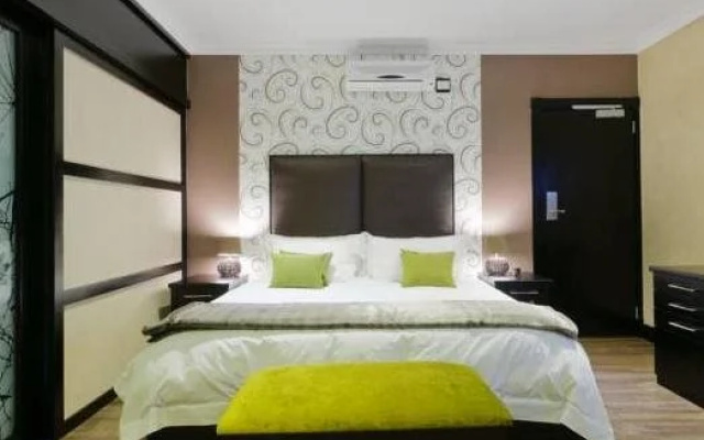 The Executive Suites  555