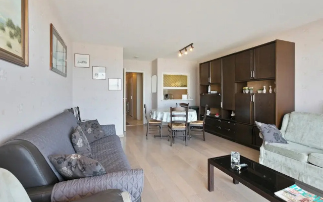 Flat in Blankenberge Near Belgium Pier