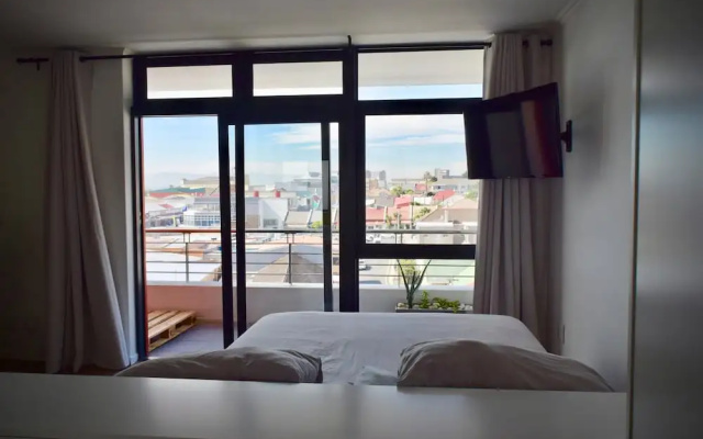 Studio For 2 in Central Cape Town