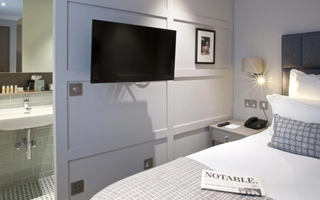 54 Queens Gate Hotel