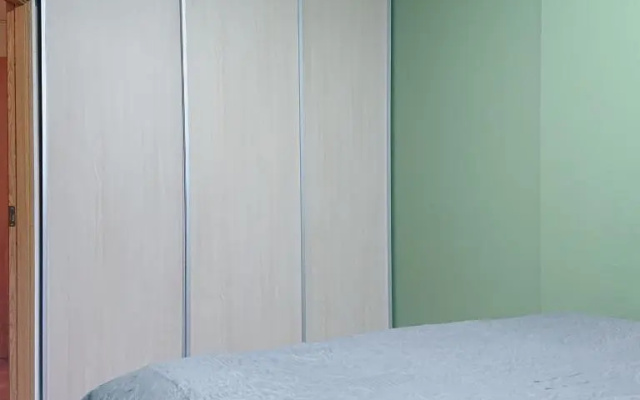 Bright and cozy city center 1 br ap, Free parking!