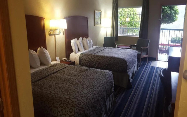 Days Inn By Wyndham Branson Near Theatre District