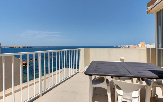 Modern Seaside 2 BR APT w Spectacular Views